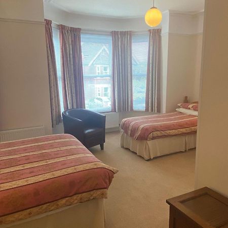 Landguard Lodge Guest House Shipley  Екстериор снимка