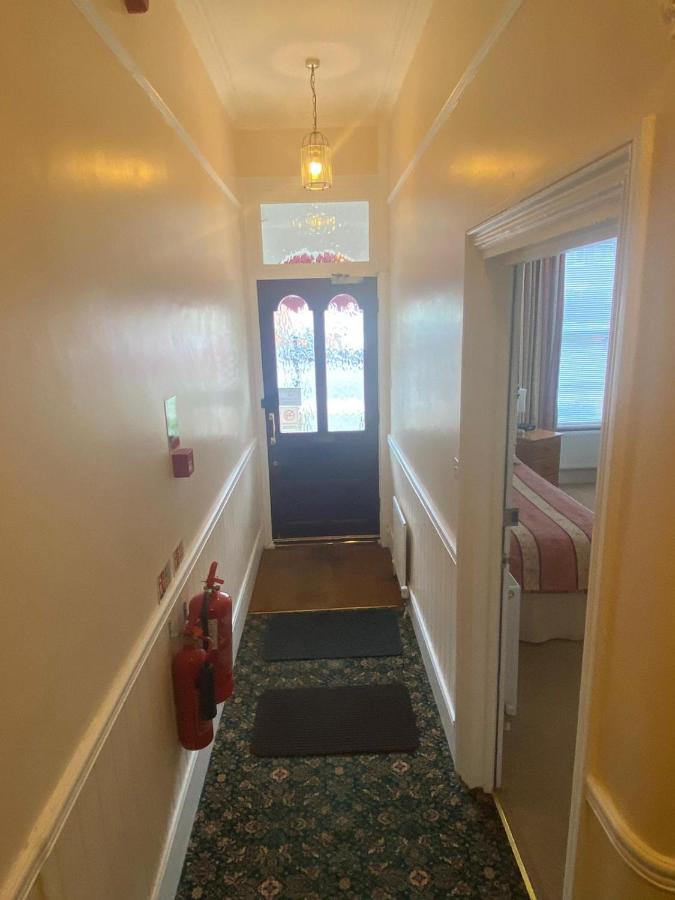Landguard Lodge Guest House Shipley  Екстериор снимка