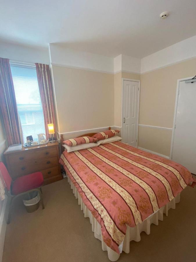 Landguard Lodge Guest House Shipley  Екстериор снимка
